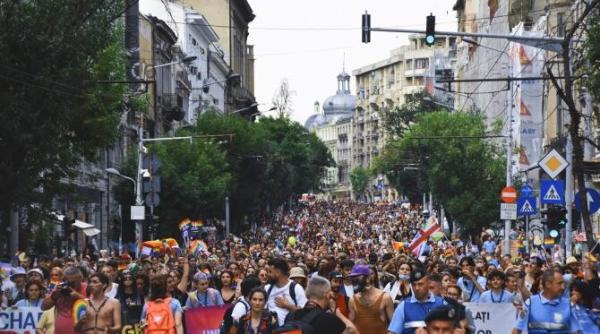 incidente la marsul bucharest pride manifestantii spun ca au fost atacati cu gaze lacrimogene martor oamenii aveau ochii umflati si tuseau puternic