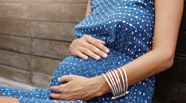 o femeie a nascut pe trotuar in fata spitalului municipal din urziceni a fost chemata ambulanta