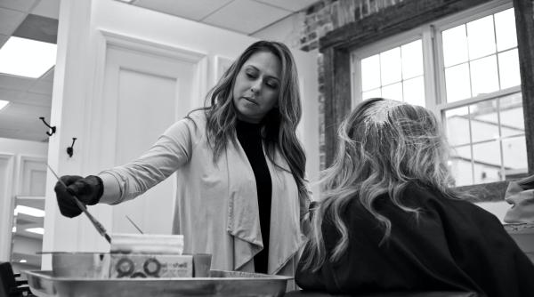 daca ai par frizzy tine cont de aceste trucuri