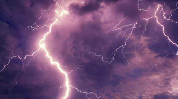 mae alerta pentru romanii care calatoresc in franta furtuni si intensificari ale vantului