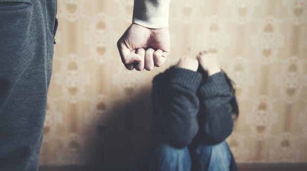 gesturile pe care le facea criminalul din berceni fata de ana fetita de 12 ani gasita moarta in lada patului avertismentul psihologului radu leca