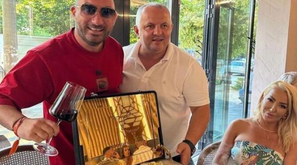 pescobar ma bucur ca toata lumea mananca peste si fructe mare ca sa mi pot permite si eu cel mai scump burger din romania video