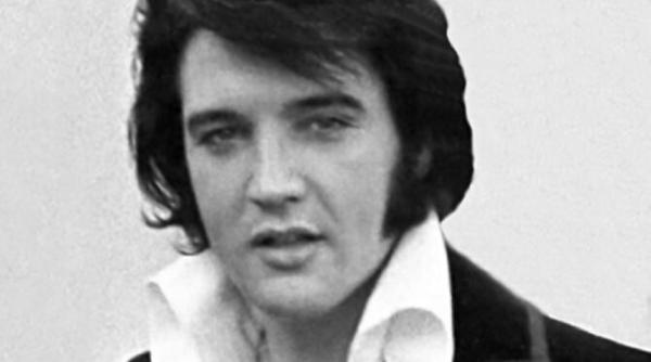 haina purtata de elvis presley in ultimul an de viata a fost vanduta cu 128 000 lire