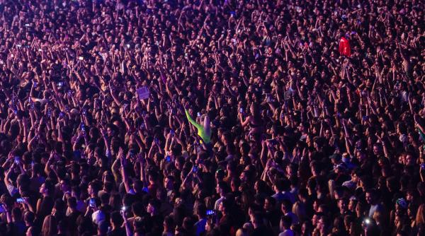 pompierii au amendat cu 2 500 de lei organizatorii untold pentru blocarea cailor de evacuare la cluj arena unde erau in interior 115 000 de oameni