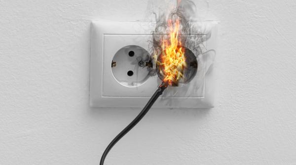 cum stingi o priza care a luat foc
