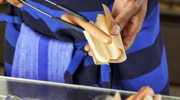 ikea vine cu un nou hotdog dupa ce ne a obisnuit cu cel clasic