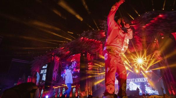 untold herjeu dati drept de vot de la 16 ani de ce nu de la 14 extaziatilor care racneau patrunsi pana la primul si ultimul neuron versurile alea