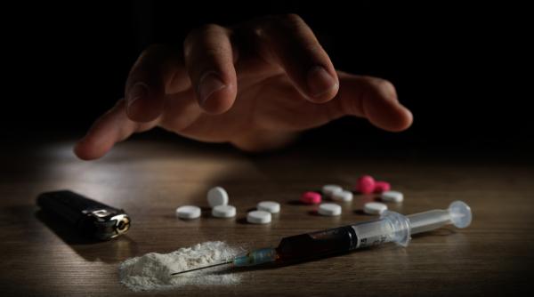 ce droguri au fost gasite la untold si ce efecte dau medicamente cu prescriptie medicala folosite de tineri cristian paparau creeaza o distorsiune a perceptiei