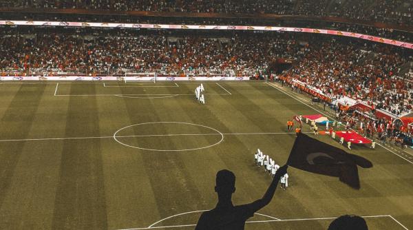 trei echipe romanesti lupta joi pentru playoff ul conference league ciprian marica trage un semnal de alarma