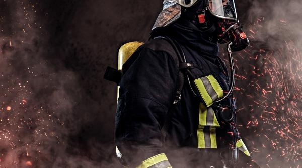 incendiu la o hala si o cladire din crevedia a fost emis mesaj ro alert