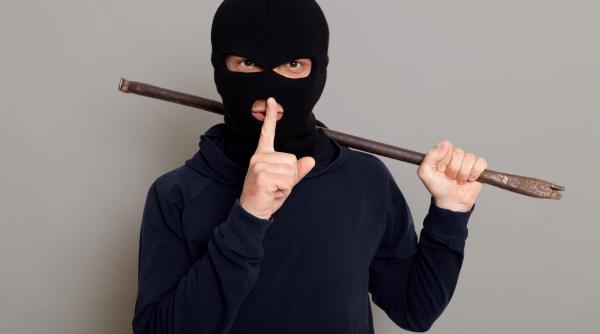 roman rapit si torturat in germania de mafia tigarilor a furat tigari de 2 5 milioane de euro