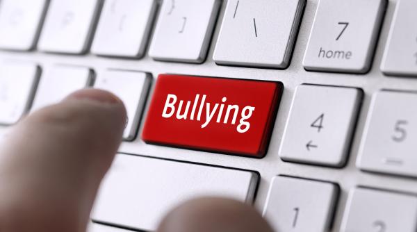 e suficient sa dai block pentru a scapa un fost angajat al facebook spune cum sta treaba cu hartuirea online si ce putem face ca sa ne protejam