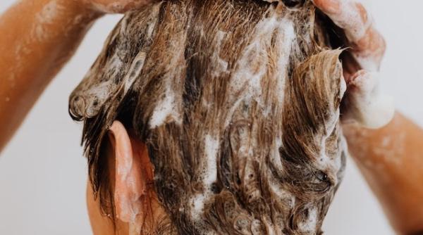 greselile pe care le faci cand iti cumperi sampon balsam sau masca de par niciodata nu vom alege un sampon potrivit doar lungimilor nu ne va ajuta