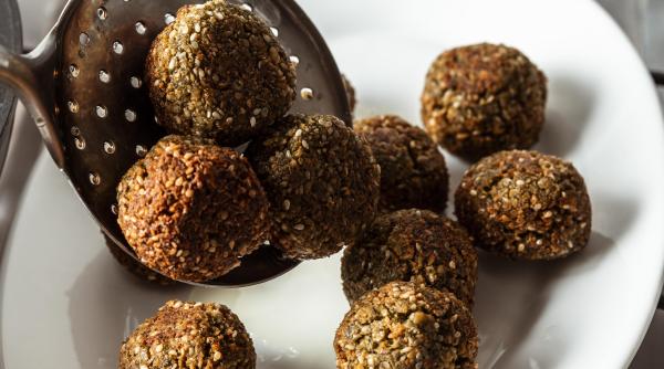 chiftele cu seminte de chia o bunatate reteta mai putin cunoscuta