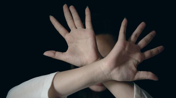 doua minore la un pas sa fie rapite de pe strada liviu chesnoiu avertsiment pentru parinti sunt proxeneti de regula le rapesc pentru prostitutie sa spunem lucrurilor pe nume