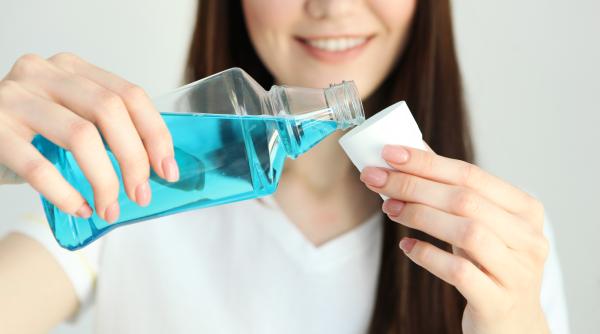 apa de gura preparata in casa