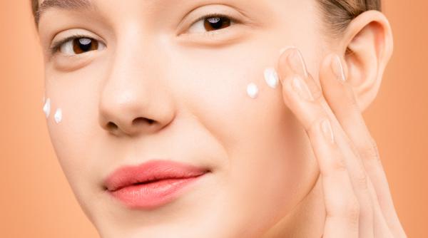 crema de zi versus crema de noapte ioana marinescu spune care este diferenta dintre cele doua si de ce nu trebuie sa le folosim inversat video