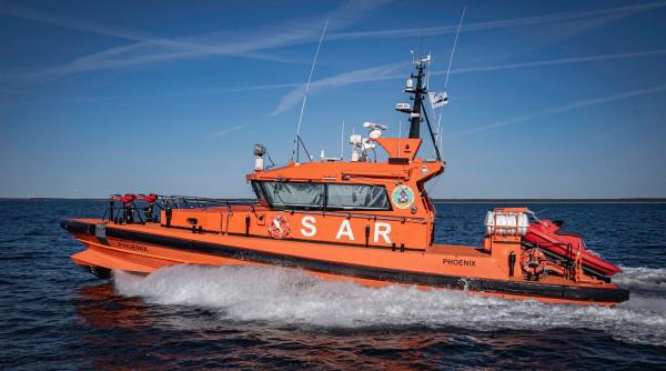 nava sar phoenix chemata de la parada sa intervina in cautarea unei persoane cazute in mare