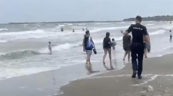 litoralul romanesc o tragedie gluma zilei dupa ce salvamarii au fost luati la bataie de turistii inconstienti