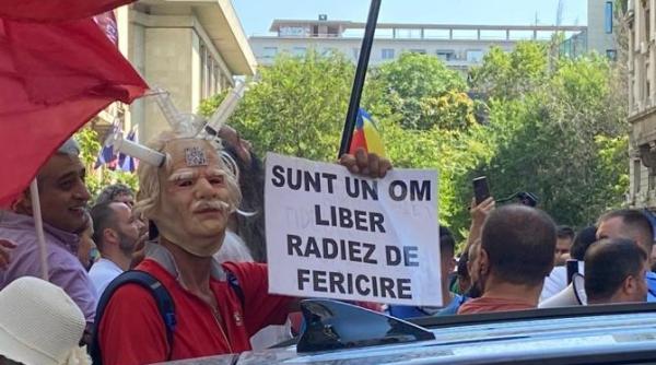 omul zilei de la protestul de la ministerul sanatatii cazul australiei ne arata ca si romanii ar putea sa fie liberi sa radieze de fericire si mai ales sa fie vii foto