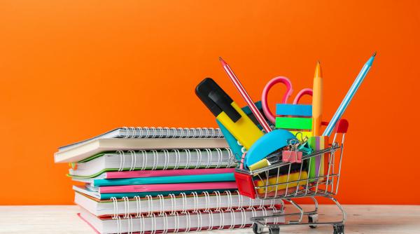 s au scumpit rechizitele un caiet de biologie costa acum aproape dublu