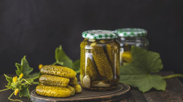 castraveti in otet pentru iarna reteta simpla