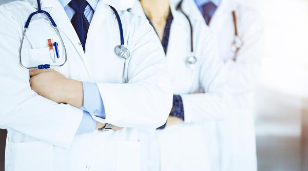 nu putem sa va asteptam cu paine si sare alexandru rafila dupa ce un chirurg a spus ca este normal ca medicii sa doarma in timpul garzilor pot sa se odihneasca