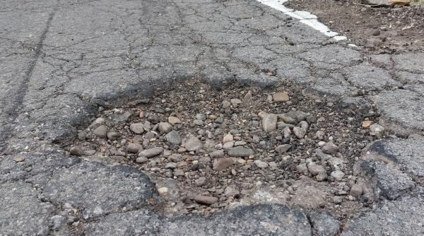 petitie catre cnair sa intervina pe dn 24d care leaga barlad de galati plin de gropi galerie foto