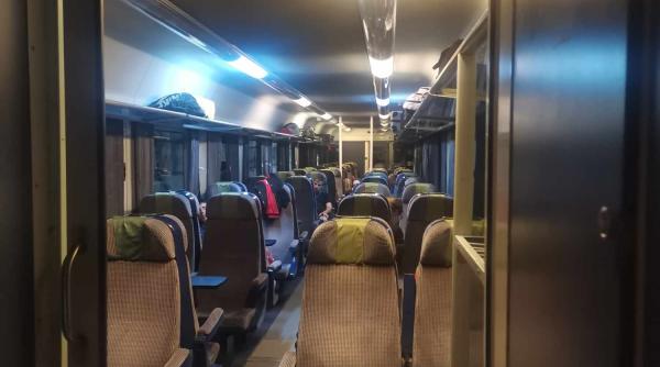 scriitorul arthur suciu face naveta bucuresti suceava cu trenul ce a constatat este trist du te si tu nene cu masina sau cu avionul