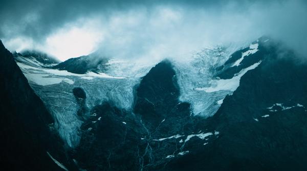 descoperire sinistra in austria ce cauta un rucsac cu bani un permis de conducere si un card bancar la 2 900 de metri altitudine