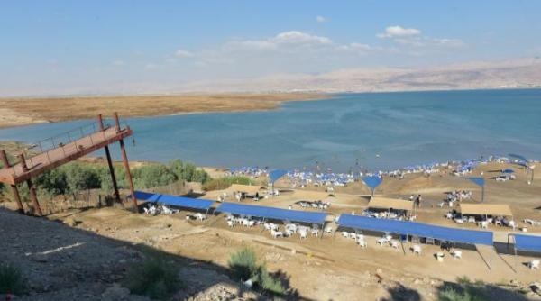 un copil a murit si alte opt persoane au fost ranite in urma unei caderi de pietre in israel