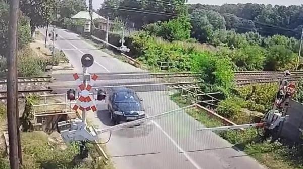 un sofer din prahova a rupt bariera la trecerea la nivel cu calea ferata