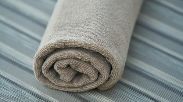 modalitati eficiente pentru a mentine prosoapele pufoase atentie cu balsamul de rufe truc tare cu otet