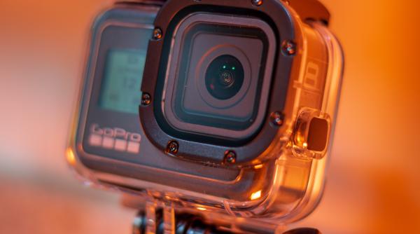 o camera gopro a inregistrat accidentul de la 2 mai se aud gemetele copiilor care chemau ajutore cineva spune ca e un baiat rupt de la jumatate