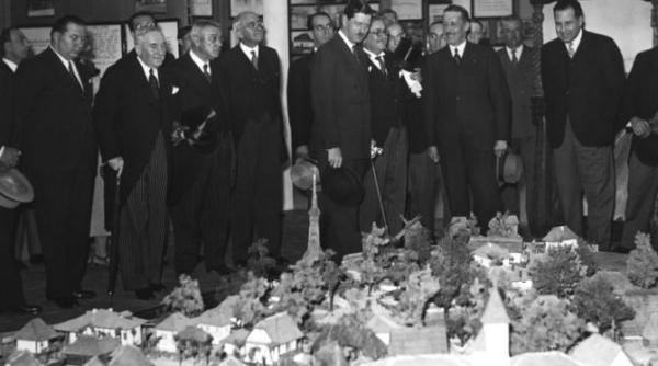 carol al ii lea i ar fi spus unei jurnaliste sunt constient ca aici vor fi stapani rusii cum reusea regele sa tina prima pagina a ziarelor internationale