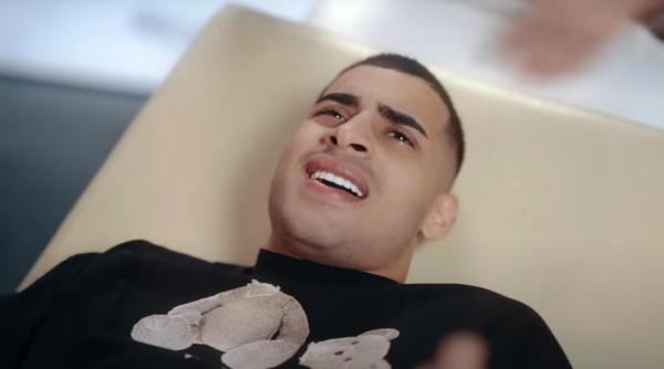 gheboasa prima aparitie pe scena dupa scandalul de la untold ce le a cantat tinerilor video