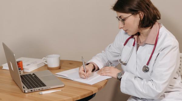 legatura interesanta intre vindecarea in cancer si arta dr valentin veron toma cum isi ajutau pacientii corpul sa isi revina asta a facut diferenta video