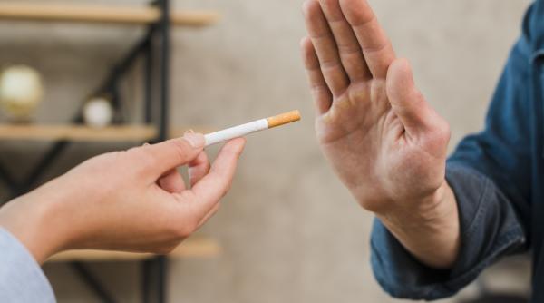 cifre alarmante 28prc dintre tinerii de peste 15 ani sunt fumatori campanie antifumat pentru informare si preventie in scoli