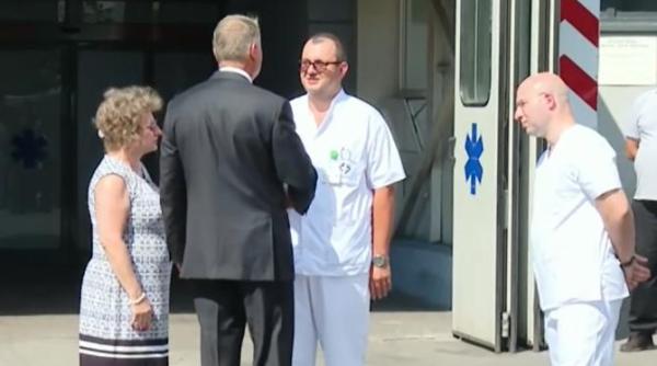 klaus iohannis vizita la spitalul de urgenta floreasca unde sunt internate mai multe victime ale exploziei din crevedia