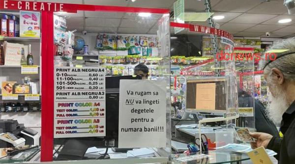 recomandare la un xerox din pasajul de la universitatea din bucuresti va rugam sa nu va lingeti degetele foto