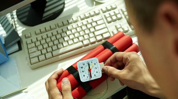 un copil este cercetat de diicot alina gorghiu a ameninta cu bomba o institutie publica nu este joaca