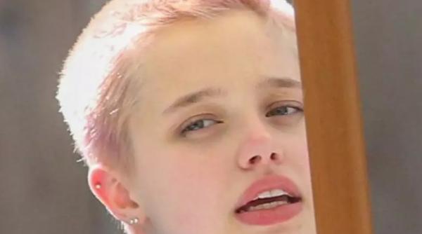 ca doua picaturi de apa shiloh jolie pitt copia fidela a tatalui brad pitt