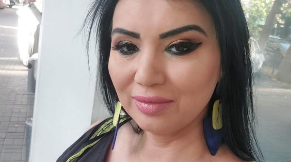 fotografia este facuta imediat dupa ce m am ridicat de pe masa de operatie adriana bhamuteanu nu se ascunde as fi o ipocrita foto