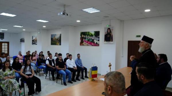 ips mitropolit nifon a primit pe cei 40 de tineri din arhiepiscopia targovistei care vor participa la ito