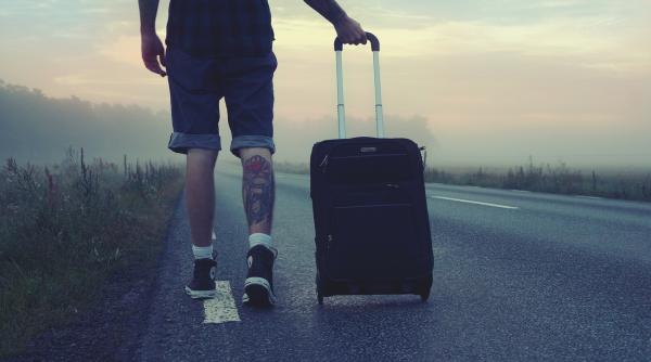 de ce nu ar trebui sa porti niciodata pantaloni scurti atunci cand zbori cu avionul