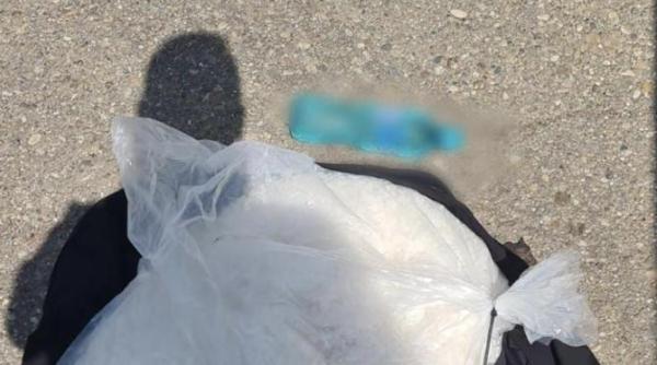 droguri cristal de 600 000 de euro gasite la un control in trafic in braila sub scaunul soferului si n roata de rezerva