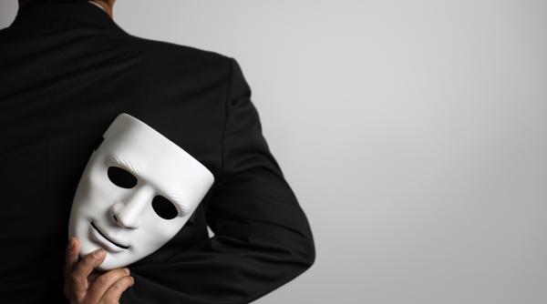 cultura vaduva neagra a societatii romanesti bulai o dimensiune anemica la opera in jena intre spectacole iti dadeau sampanie si piscoturi la teatrul national n au nici cico