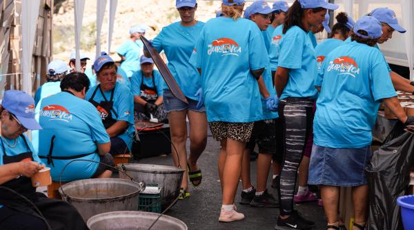 festivalul borsului lipovenesc de jurilovca succes total bregovic a cantat gina bradea a gatit peste 75 000 de oameni au petrecut in stil mare