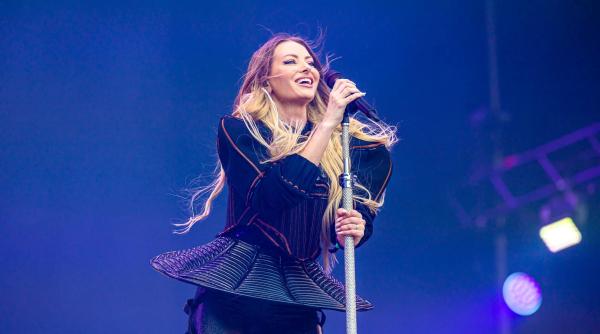 delia a comis o din nou ce s a auzit in boxe in timpul concertului de la iasi