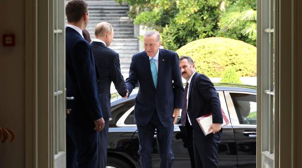 erdogan i a cerut lui putin mai multe avioane pentru a lupta impotriva incendiilor